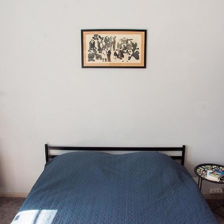 Entire 2-Bedroom Authentic Flat Киев Экстерьер фото