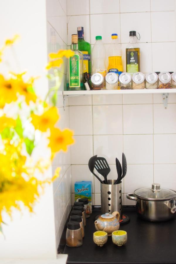 Entire 2-Bedroom Authentic Flat Киев Экстерьер фото